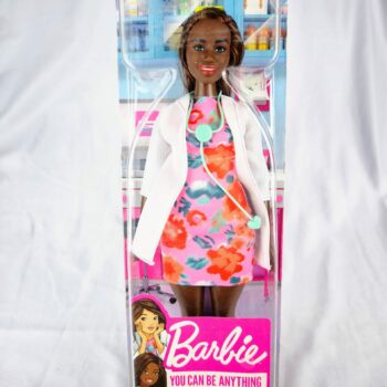 Barbie AA You Can Be Anything Doctor de 2020